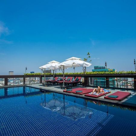 V Hotel Phnom Penh Esterno foto