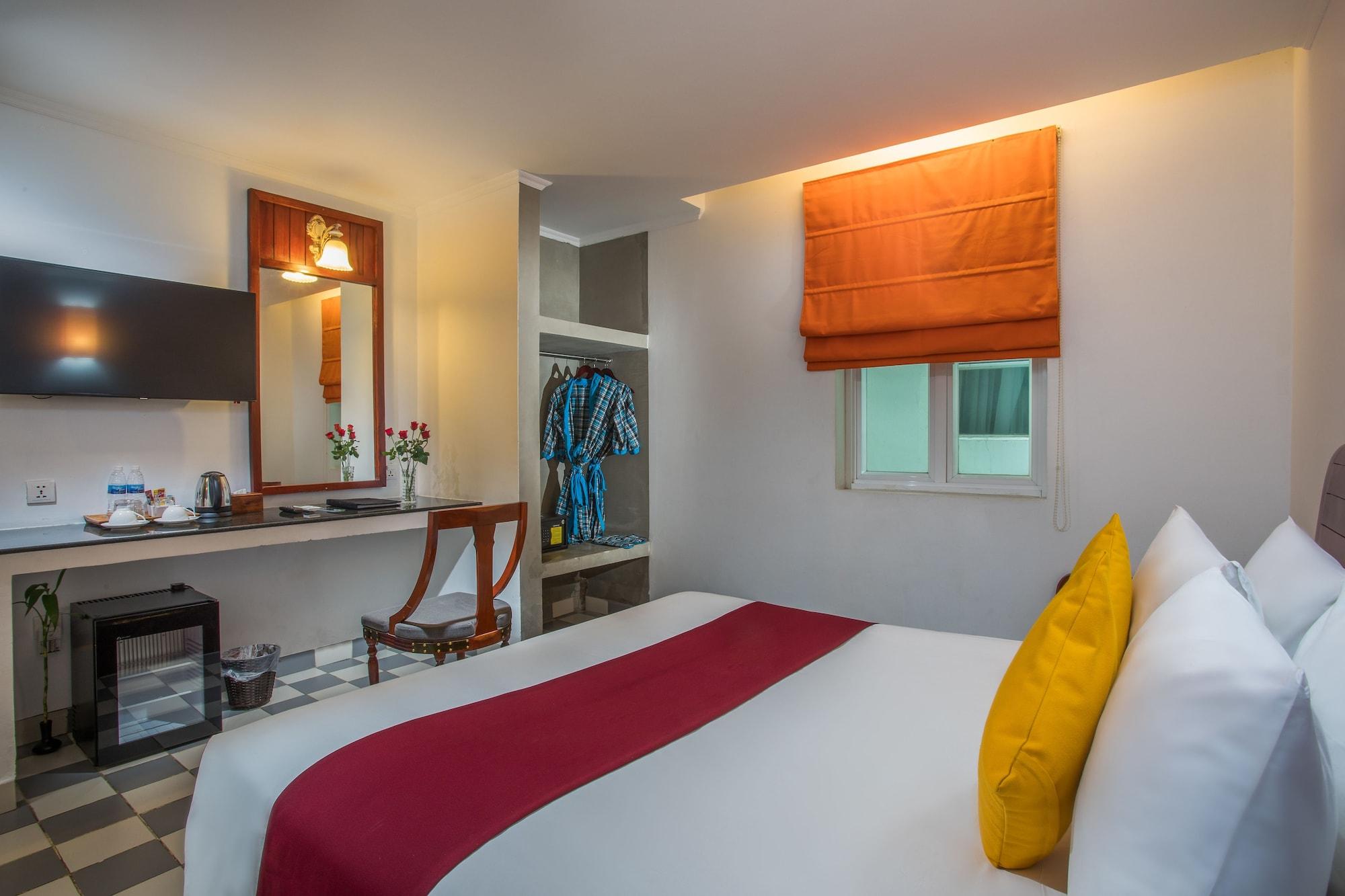 V Hotel Phnom Penh Esterno foto
