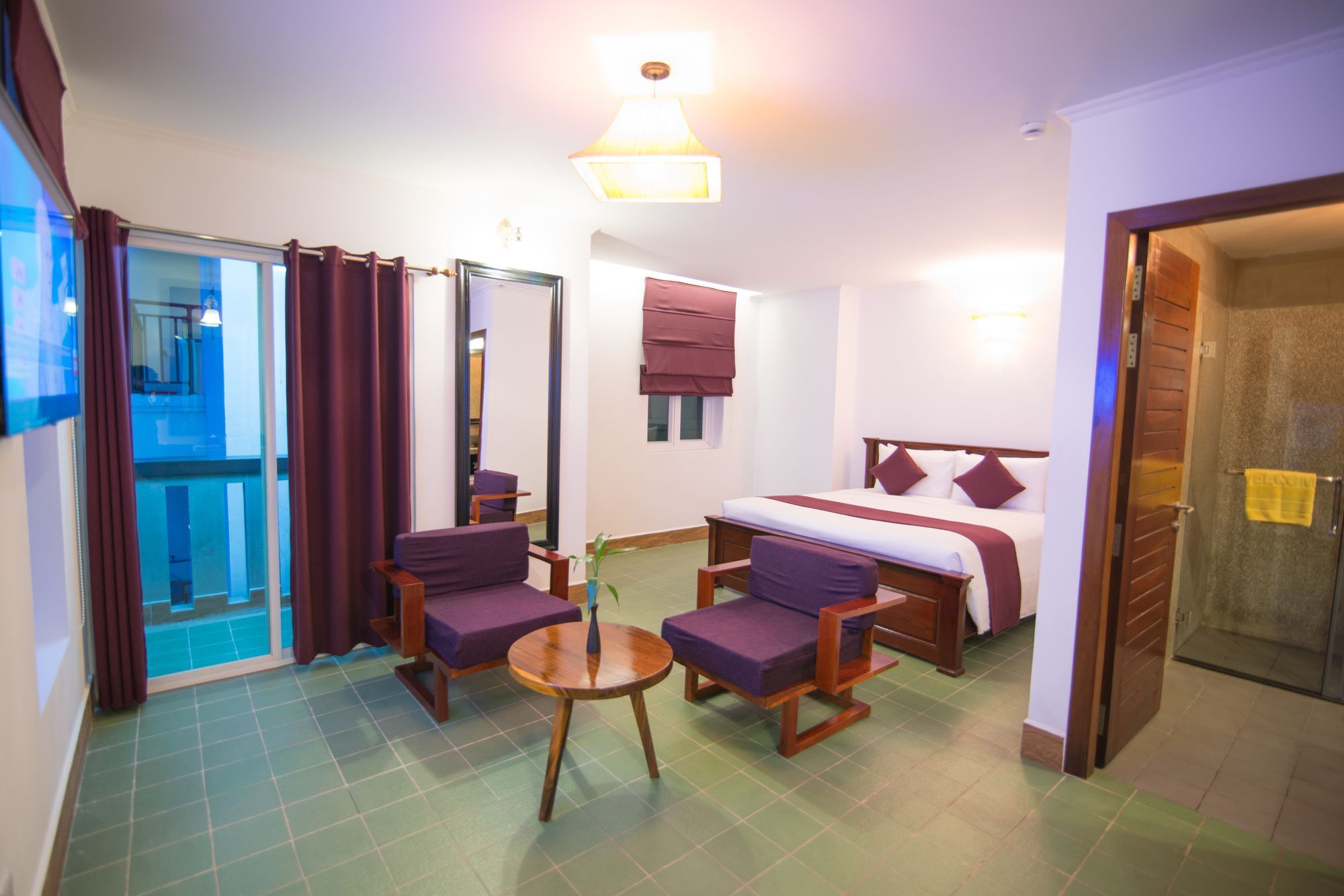 V Hotel Phnom Penh Esterno foto